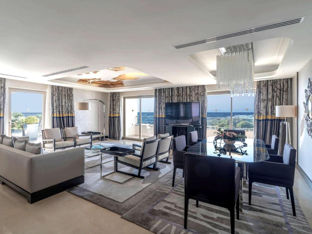 Luksusa numurs ar skatu uz jūru Rixos Premium Belek