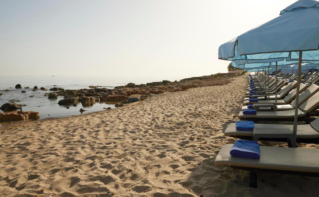 I-Resort Beach Hotel & Spa pludmales atpūtas krēsli piekrastē