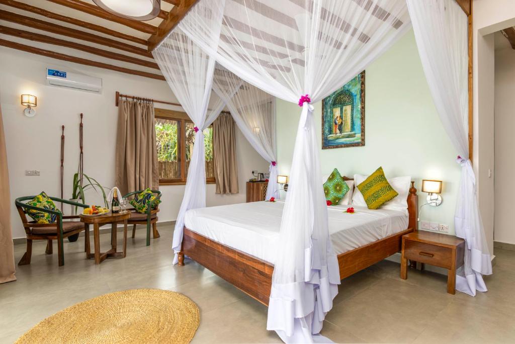 Grezns numurs ar baldahīnu Zanzibar Queen viesnīcā