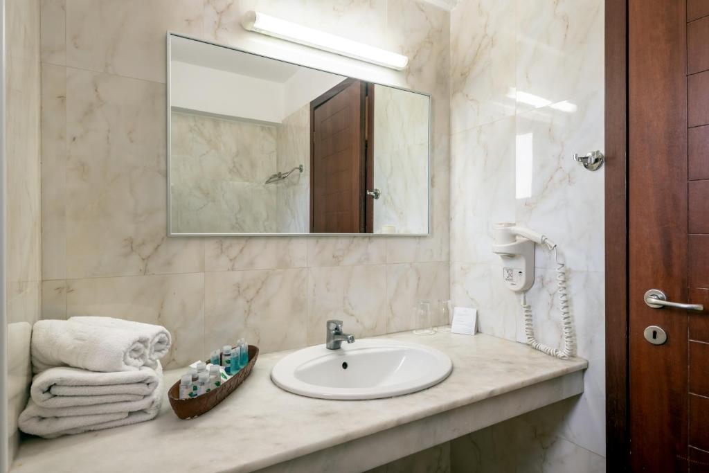 Marmora apdare elegants vannas istaba Mediterraneo Hotel
