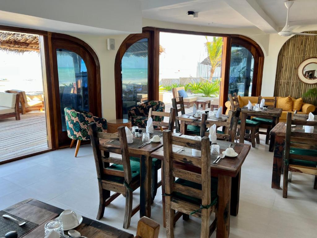 Zula Zanzibar restorāns ar skatu uz pludmali