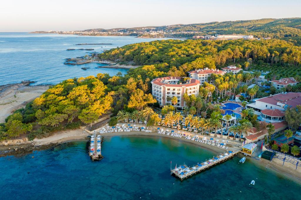 Utopia Resort & Residence skats uz pludmali un jūru