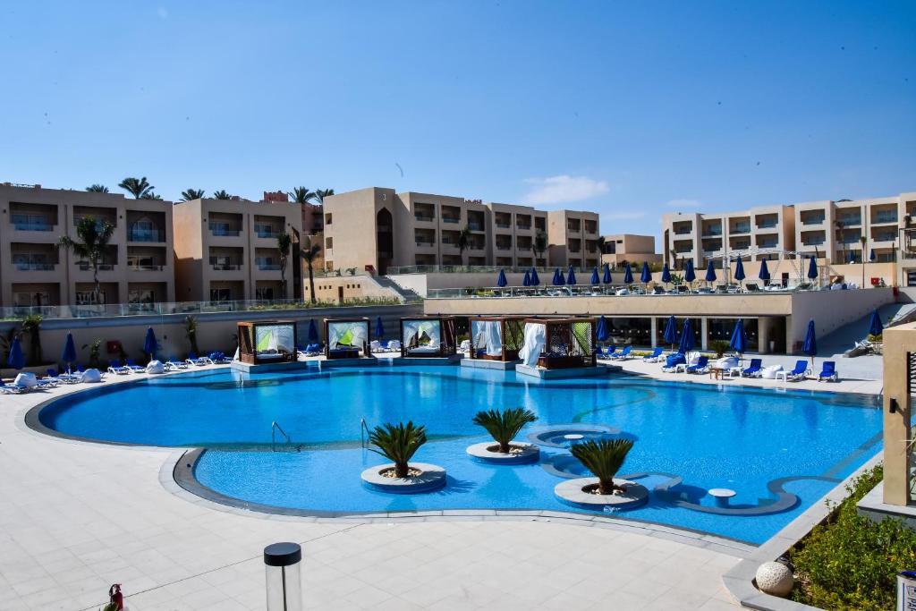 Cleopatra Luxury Resort Sharm - Adults Only baseins un atpūtas zona