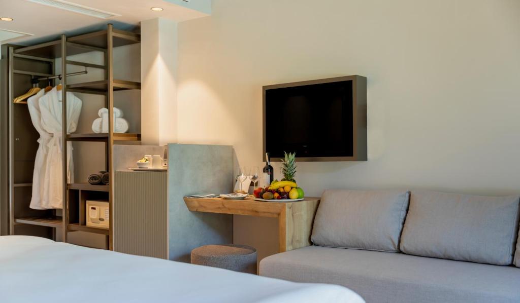 Viesnīcas Paloma Orenda numurs ar modernu dizainu un ērtībām.