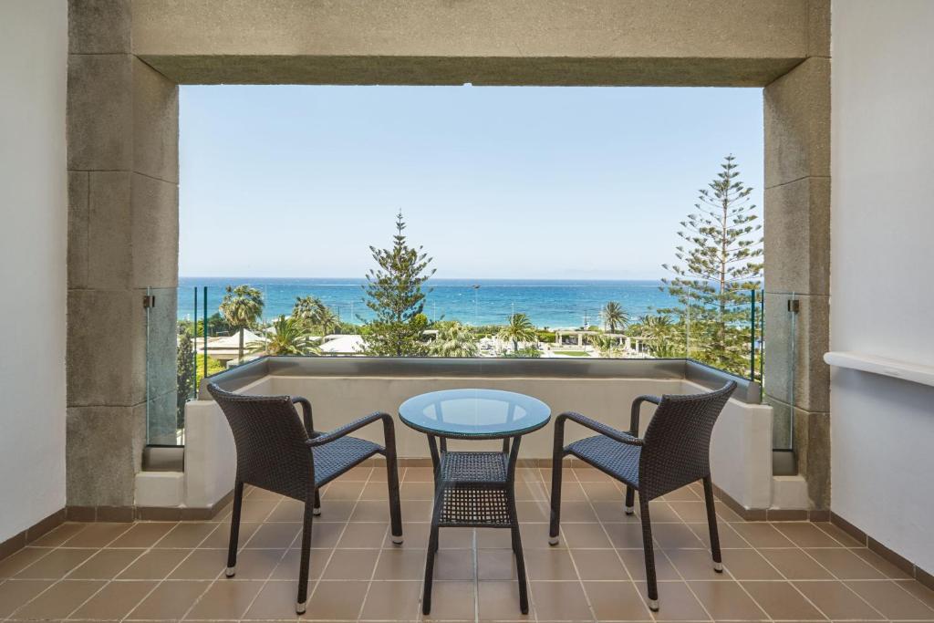 Skats no balkona uz jūru pie Sheraton Rhodes Resort