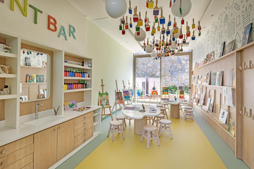 Radošā telpa bērniem Titanic Luxury Collection Bodrum