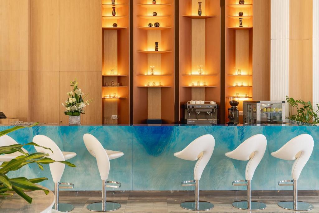 Moderna bāra lete Cleopatra Luxury Resort Sharm - Adults Only