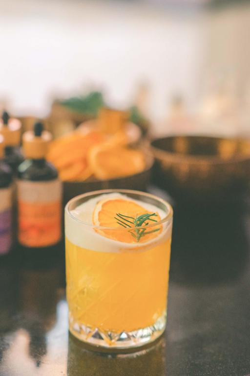 Kokteilis ar apelsīnu un rozmarīnu Castival Hotel