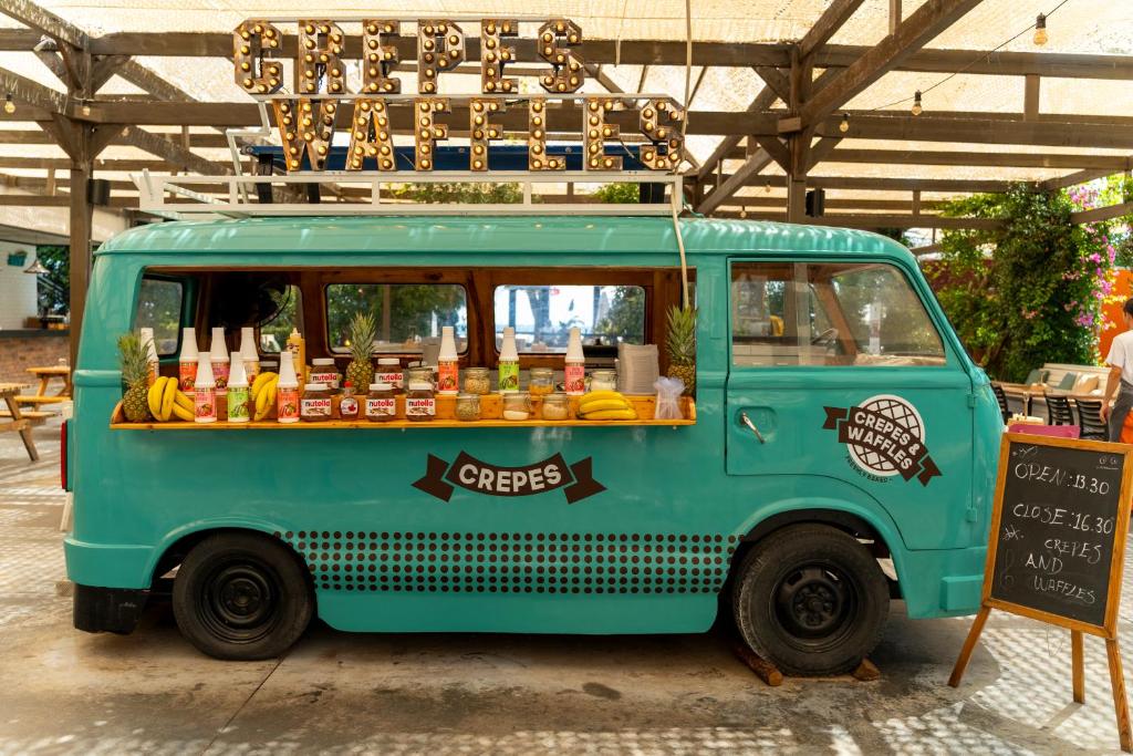 Kafejnīca uz riteņiem ar crēpes un vafeles pie DoubleTree by Hilton Antalya-Kemer
