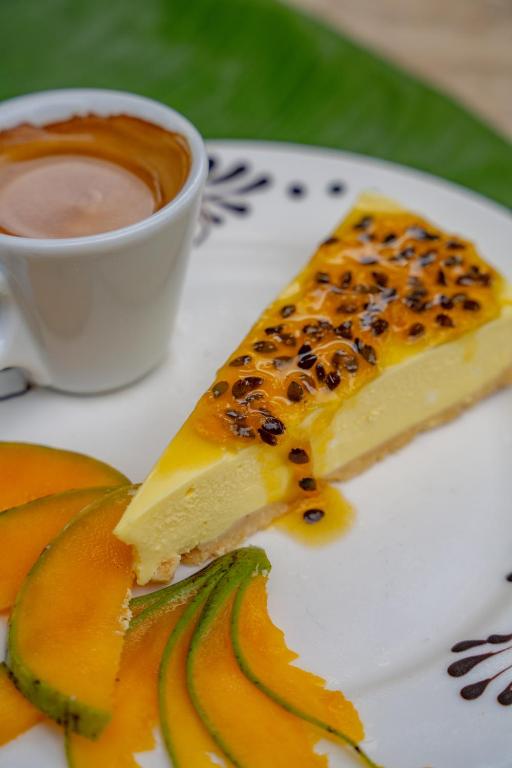 Tropiska siera kūka un kafija Michamvi Sunset Bay.