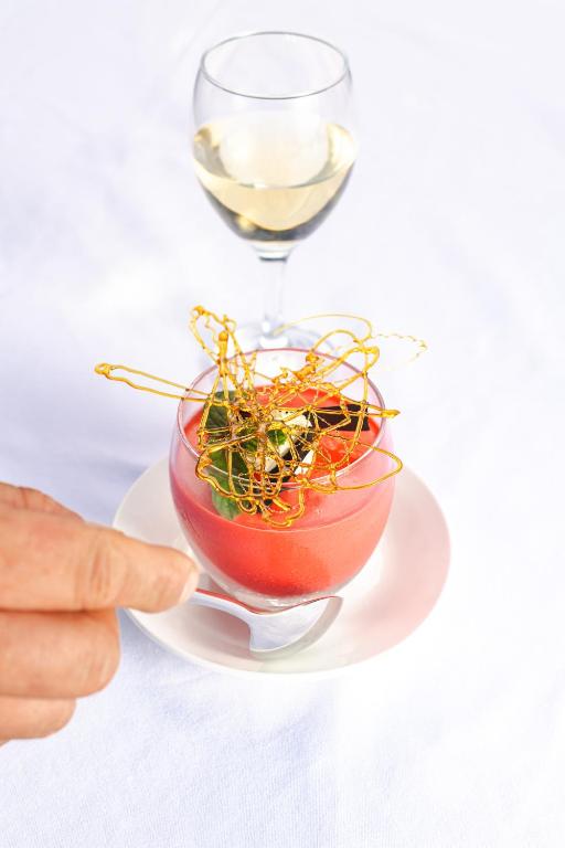 Ekskluzīvs deserts un vīns Zanzibar Queen viesnīcā