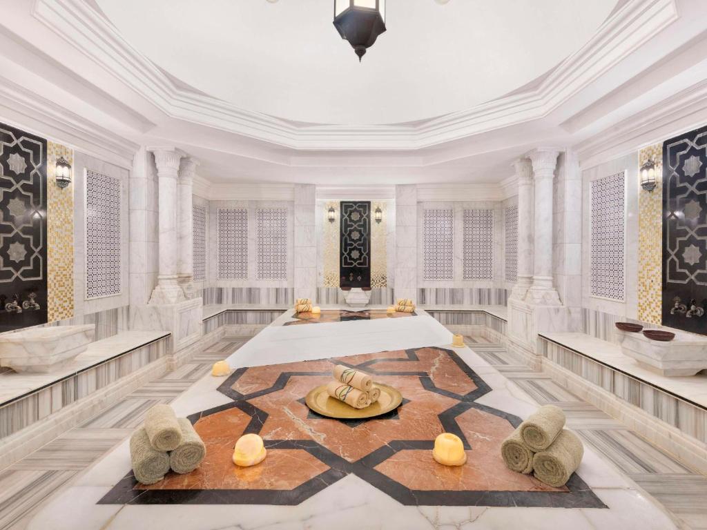 Luksusīga spa telpa viesnīcā Rixos Sharm El Sheikh ar marmora interjeru