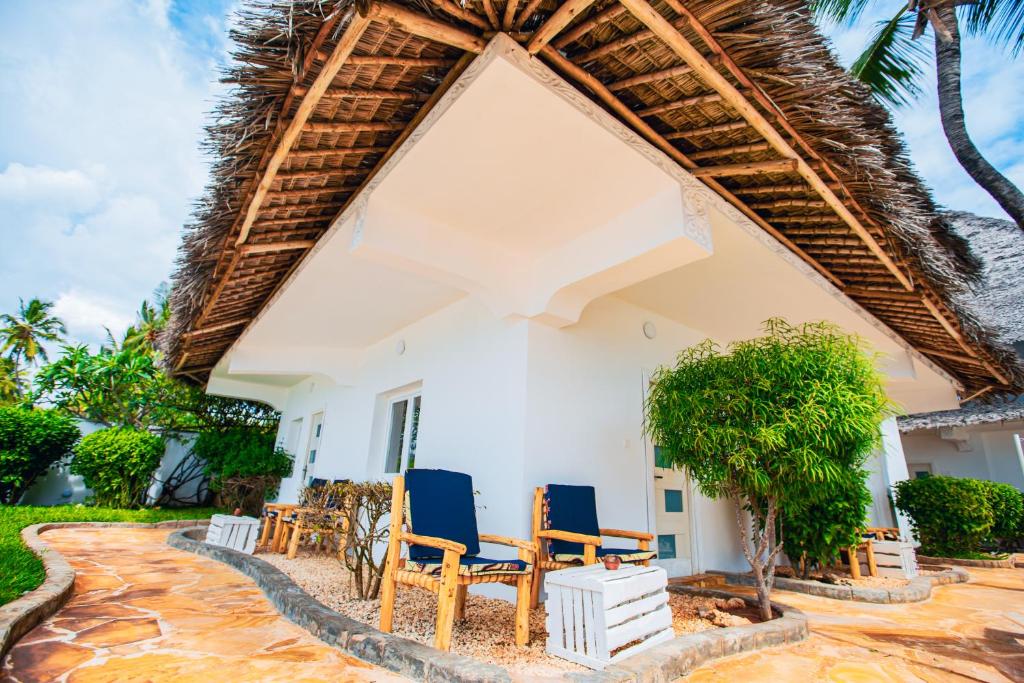 Tropiskais bungalovs AHG Dream's Bay Beach kūrortā