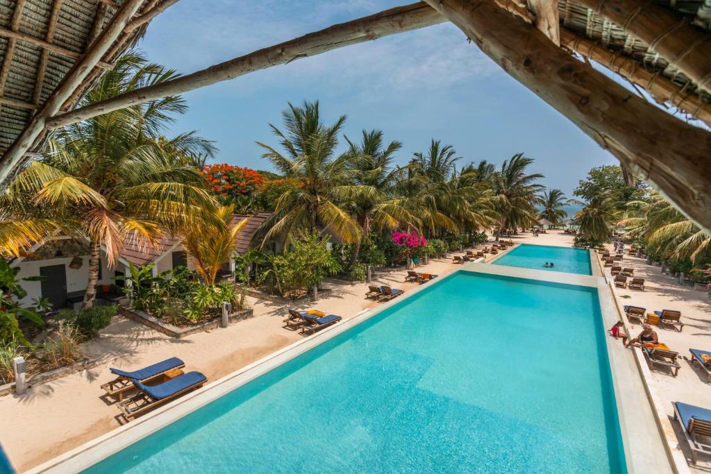 Fun Beach Zanzibar baseins un tropu dārzs
