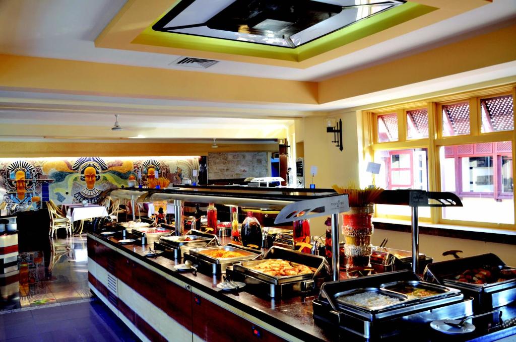 Bufete restorāns Ulusoy Kemer Holiday Club ar dažādiem ēdieniem