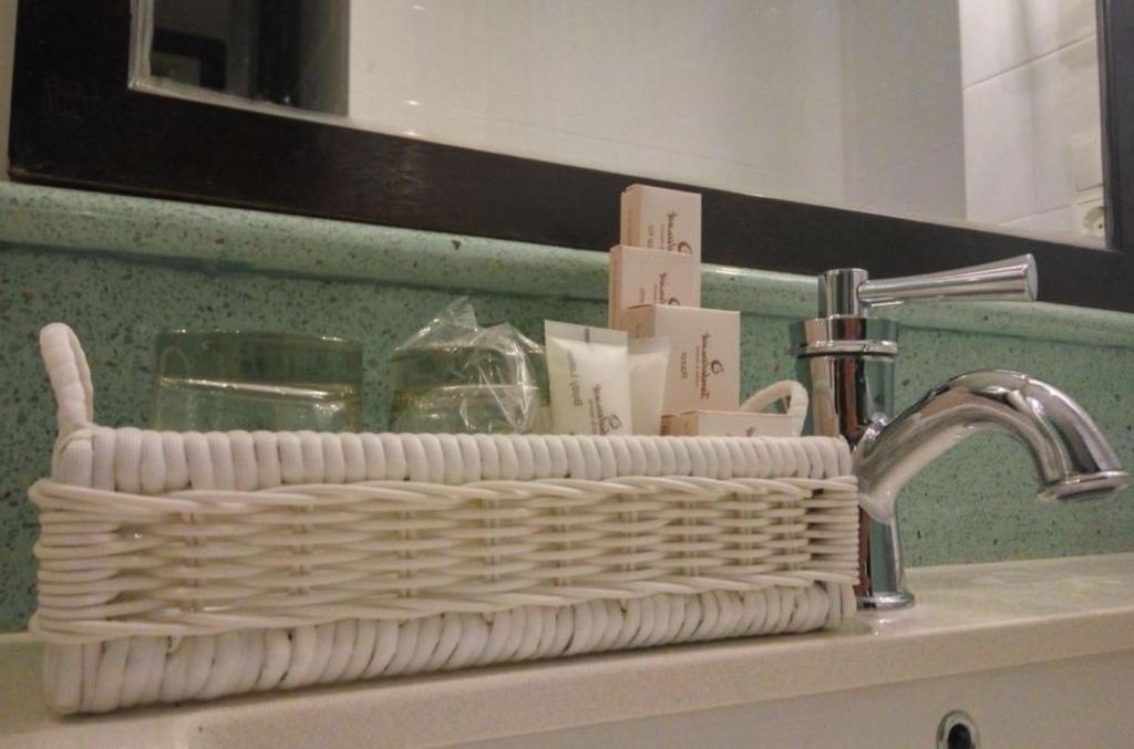 Vannas istabas detaļas pie Jambuluwuk Oceano Seminyak