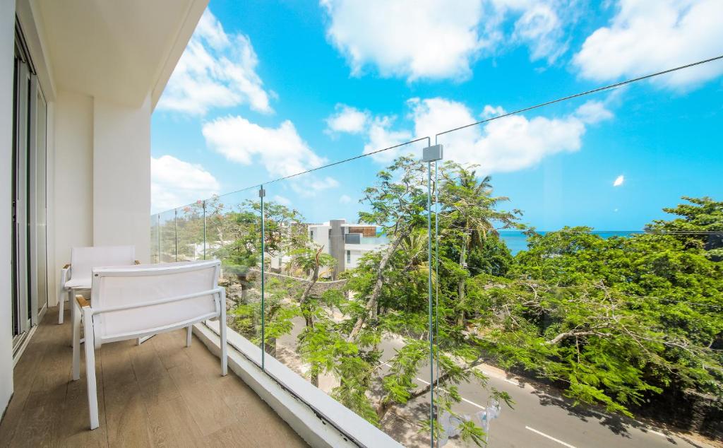 Balkons ar skatu uz dabu pie Ocean V