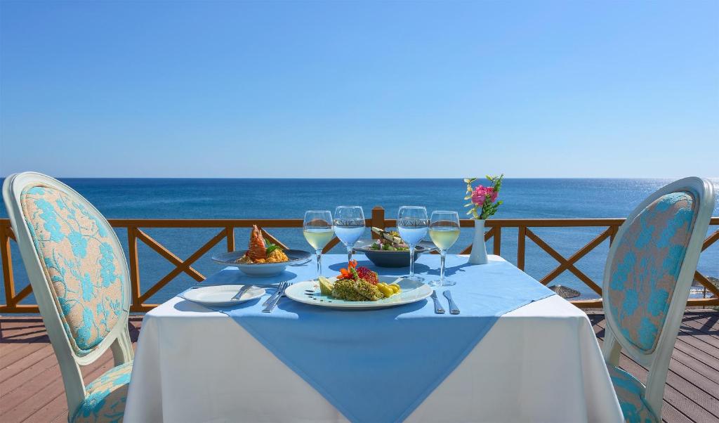 Romantiska vakariņas piekrastē, Atrium Prestige Thalasso Spa Resort & Villas