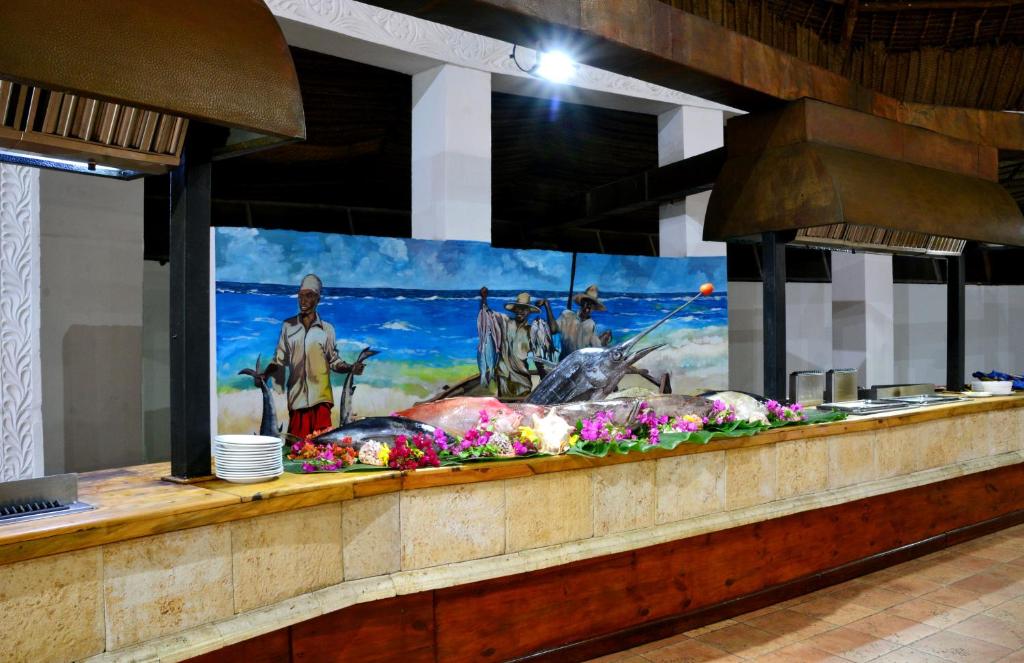 VOI Kiwengwa Beach jūras velšu bufete ar dekorācijām.