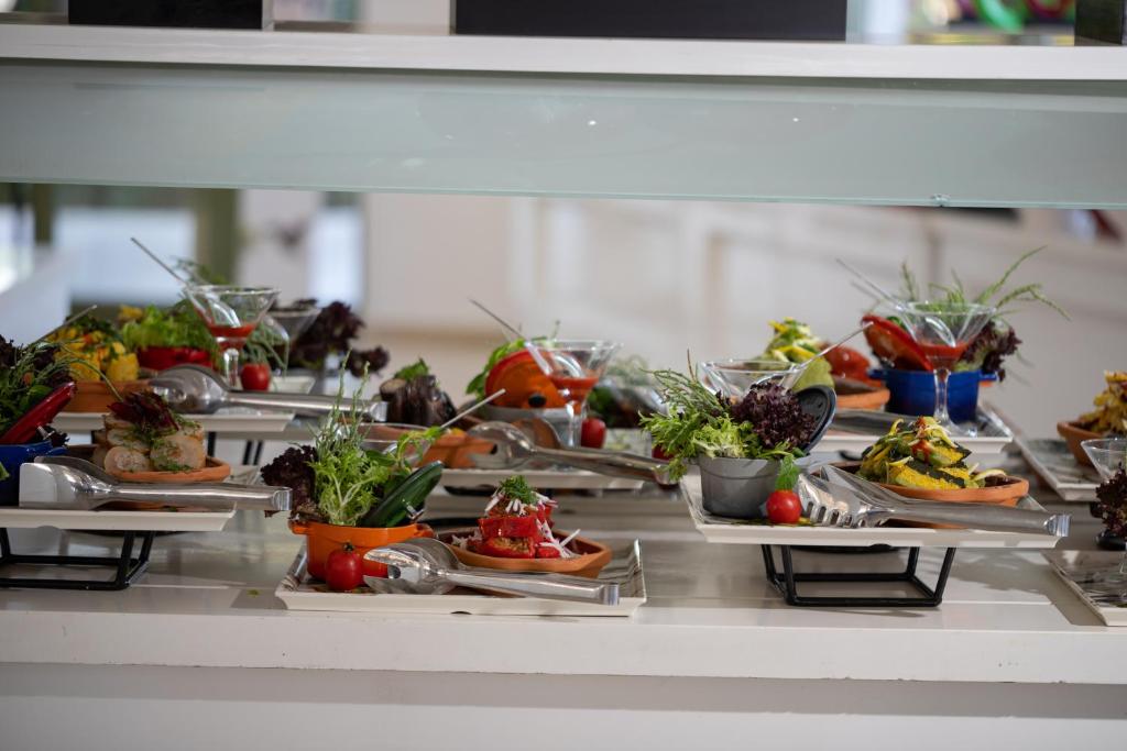 Svaigu un krāsainu ēdienu izvēle Anadolu Hotels Didim Club