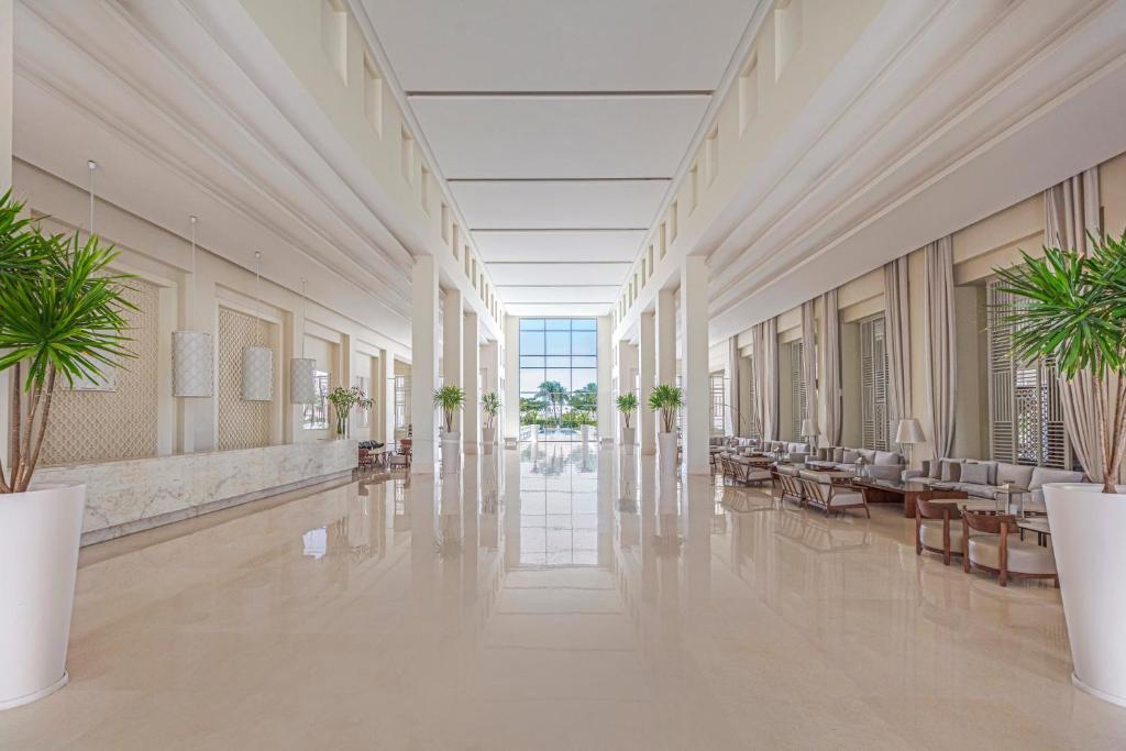 Jaz Aquaviva plaša un eleganta vestibila telpa.