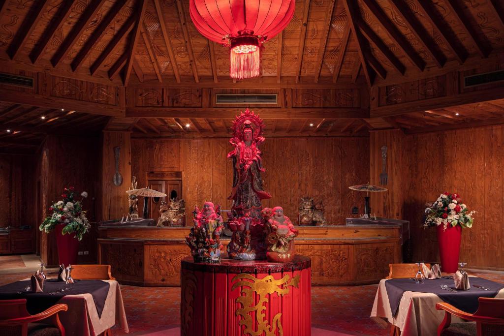 Eksotiskais interjers Palm Royale Resort - Soma Bay restorānā