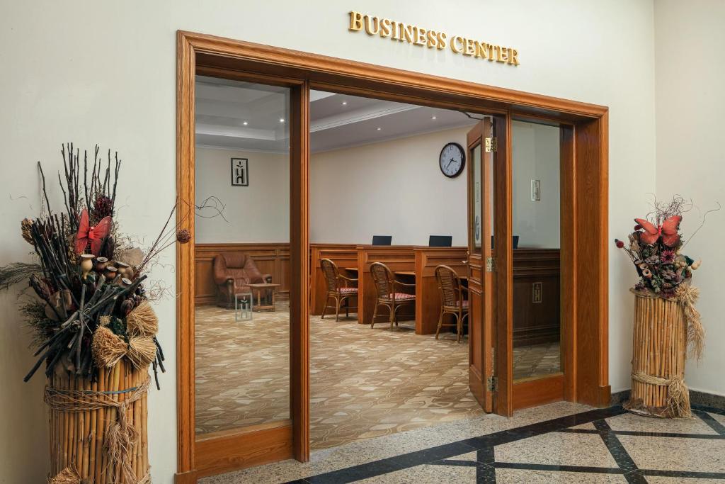 Palm Royale Resort - Soma Bay biznesa centrs ar elegantu interjeru