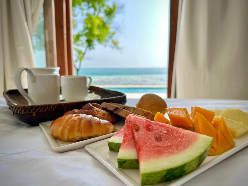 Karafuu Beach Resort & Spa brokastis ar skatu uz okeānu