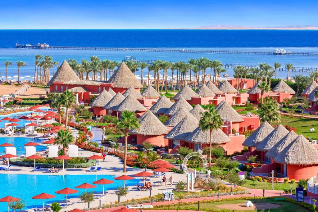 Pickalbatros Laguna Vista Beach - gleznains kūrorts piekrastē ar baseiniem un palmām