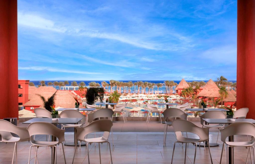 Skats uz Pickalbatros Laguna Vista Beach un piekrasti no bāra