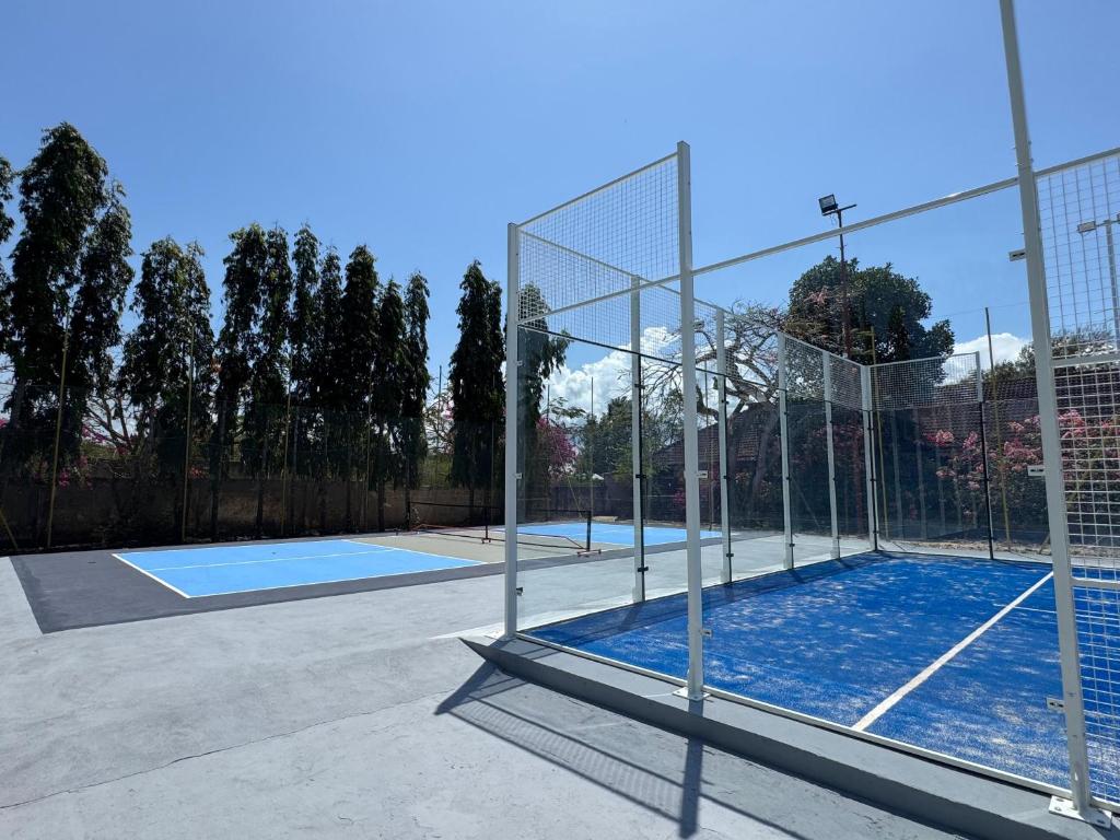 VOI Kiwengwa Beach sporta laukumi ar tenisa kortiem