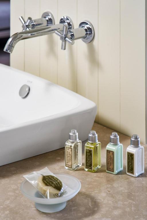 Vannas istabas piederumi pie viesnīcas Voyage Sorgun