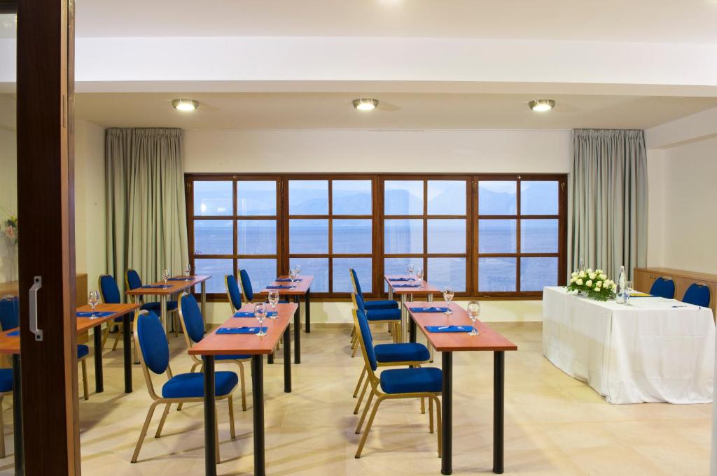 Konferenču zāle ar skatu uz jūru, Miramare Resort & Spa