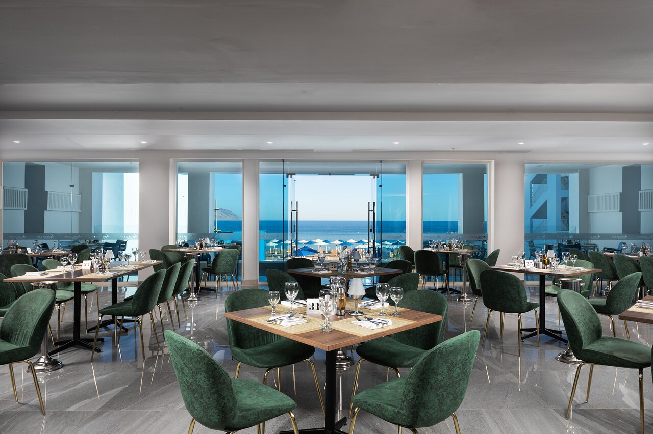 Restorāns ar skatu uz jūru Pickalbatros Palace Sharm El Sheikh.