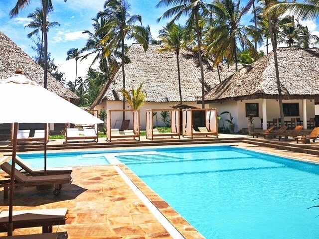 SBH Monica Zanzibar baseins ar eksotiskām palmām.