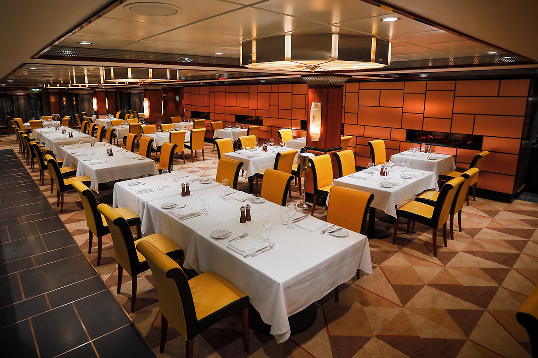 Norwegian Jade restorāns - eleganta ēdināšana uz kruīza ar Vanilla Travel