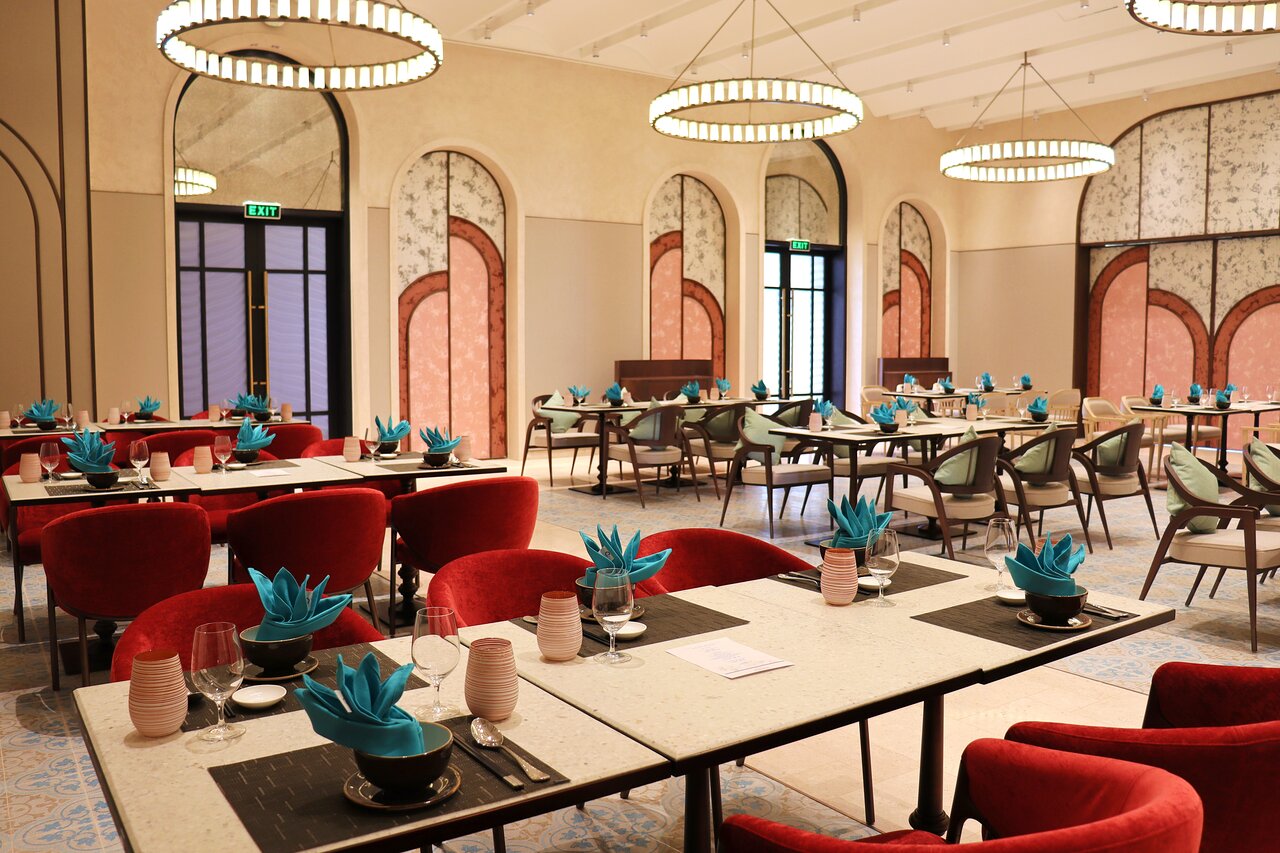 Centara Mirage Resort Mui Ne restorāna elegantais interjers