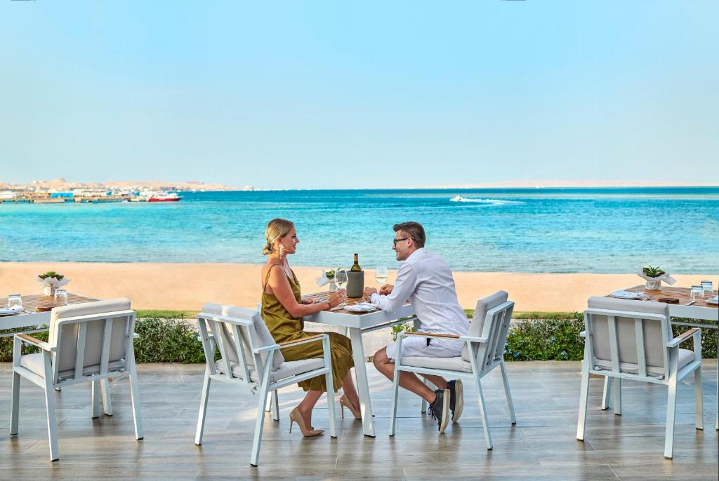 Pāris pie jūras restorānā Steigenberger Pure Lifestyle