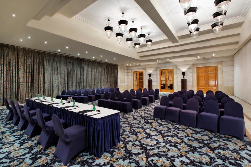 Konferenču zāle Continental Hotel Hurghada ar modernām iekārtām.