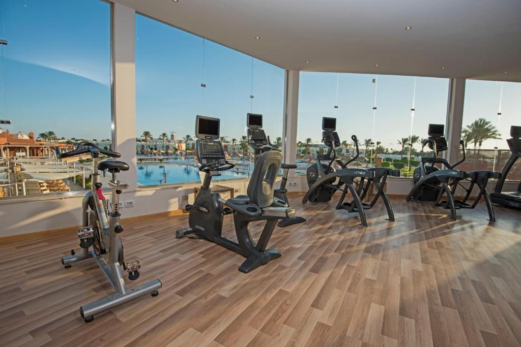 Moderna sporta zāle ar skatu uz piekrasti SUNRISE Royal Makadi Resort