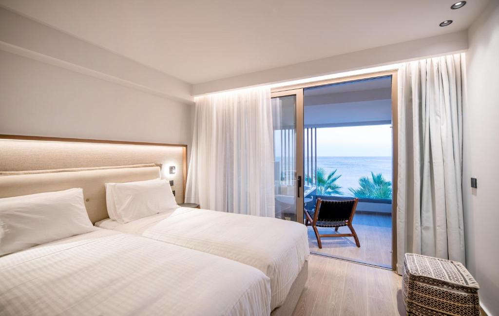 Moderns numurs ar skatu uz jūru Akasha Beach Hotel & Spa