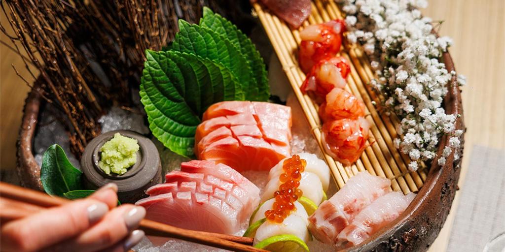 Svaiga sašimi un jūras velšu plate EPIC SANA Algarve Hotel restorānā