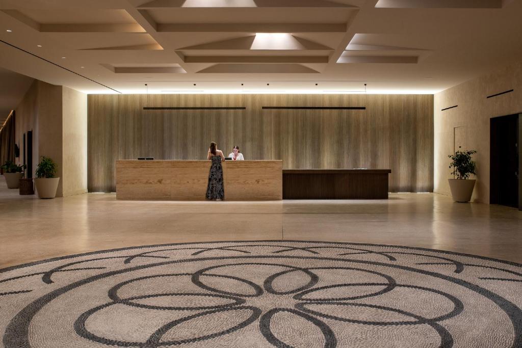 Helea Lifestyle Beach Resort reģistratūra ar modernu dizainu un apkalpošanu