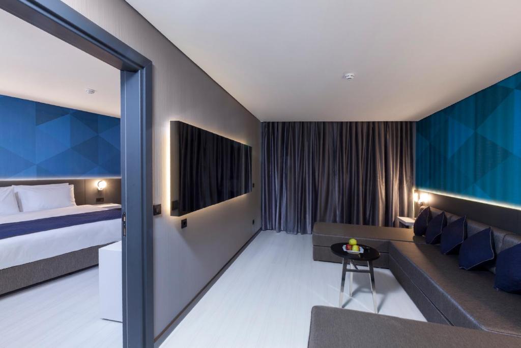 Mūsdienīgs numurs ar skatu uz viesnīcu Bosphorus Sorgun Hotel