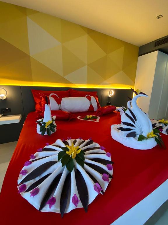 Romantiska gultas dekorācijas ar balto gulbi Bosphorus Sorgun Hotel