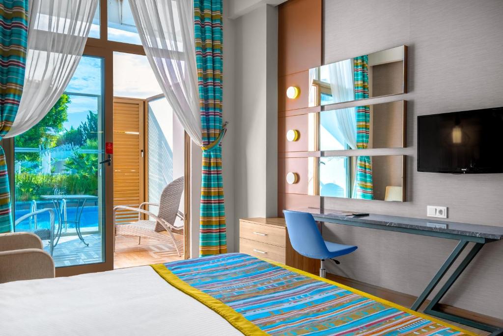 Mūsdienīgs numurs ar piekļuvi piekrastes baseinam, Long Beach Resort