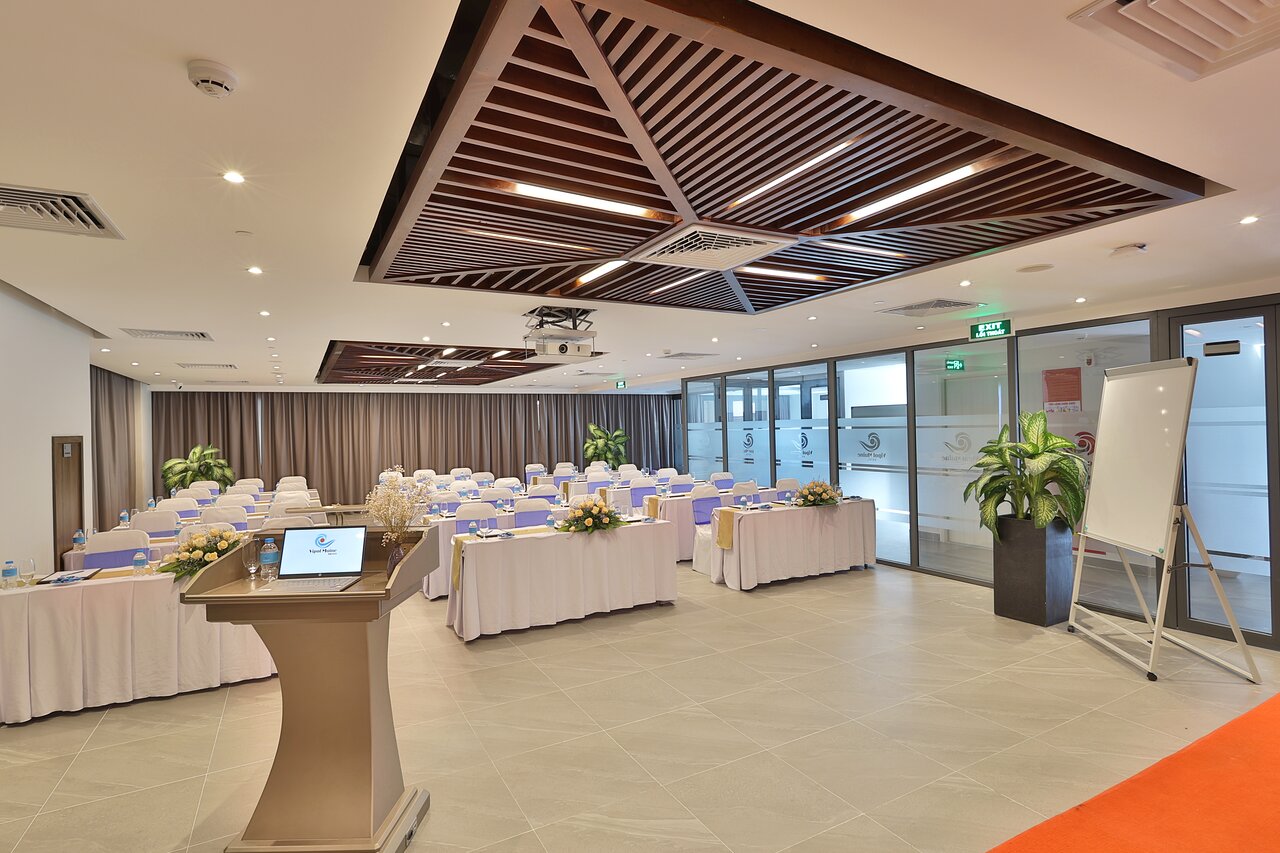 Vipol Muine Hotel & Spa konferenču telpa ar modernu aprīkojumu