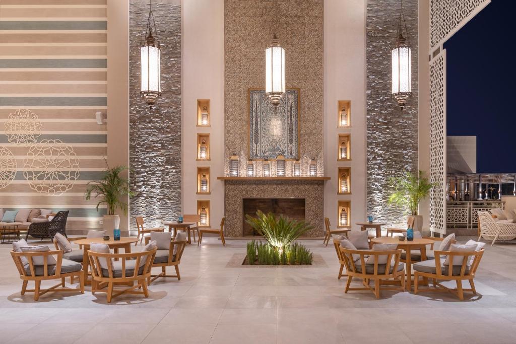 Elegants atpūtas stūris Steigenberger Resort Ras Soma ar modernu dizainu.