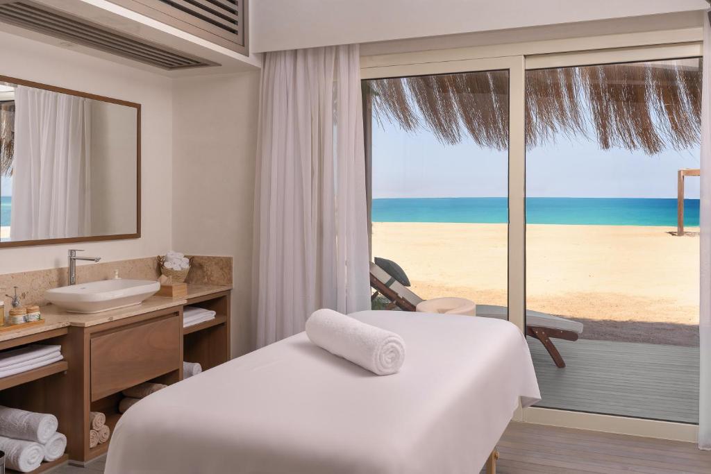 Mierinošs spa numurs Steigenberger Resort Ras Soma ar skatu uz piekrasti