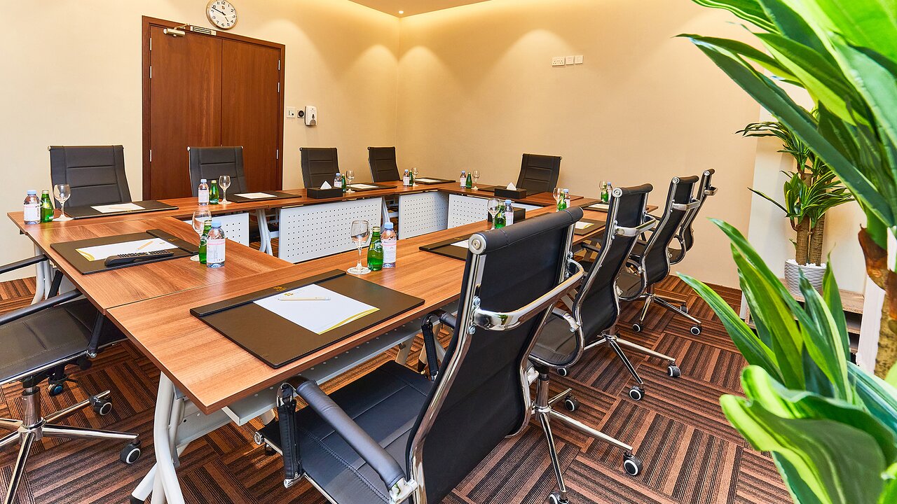 Konferenču telpa Rose Plaza Al Barsha viesnīcā.